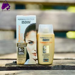 Alternative view of کرم ضد آفتاب ایزدین فیوژن واتر مدل اربن اصلی Fusion Water SFP30